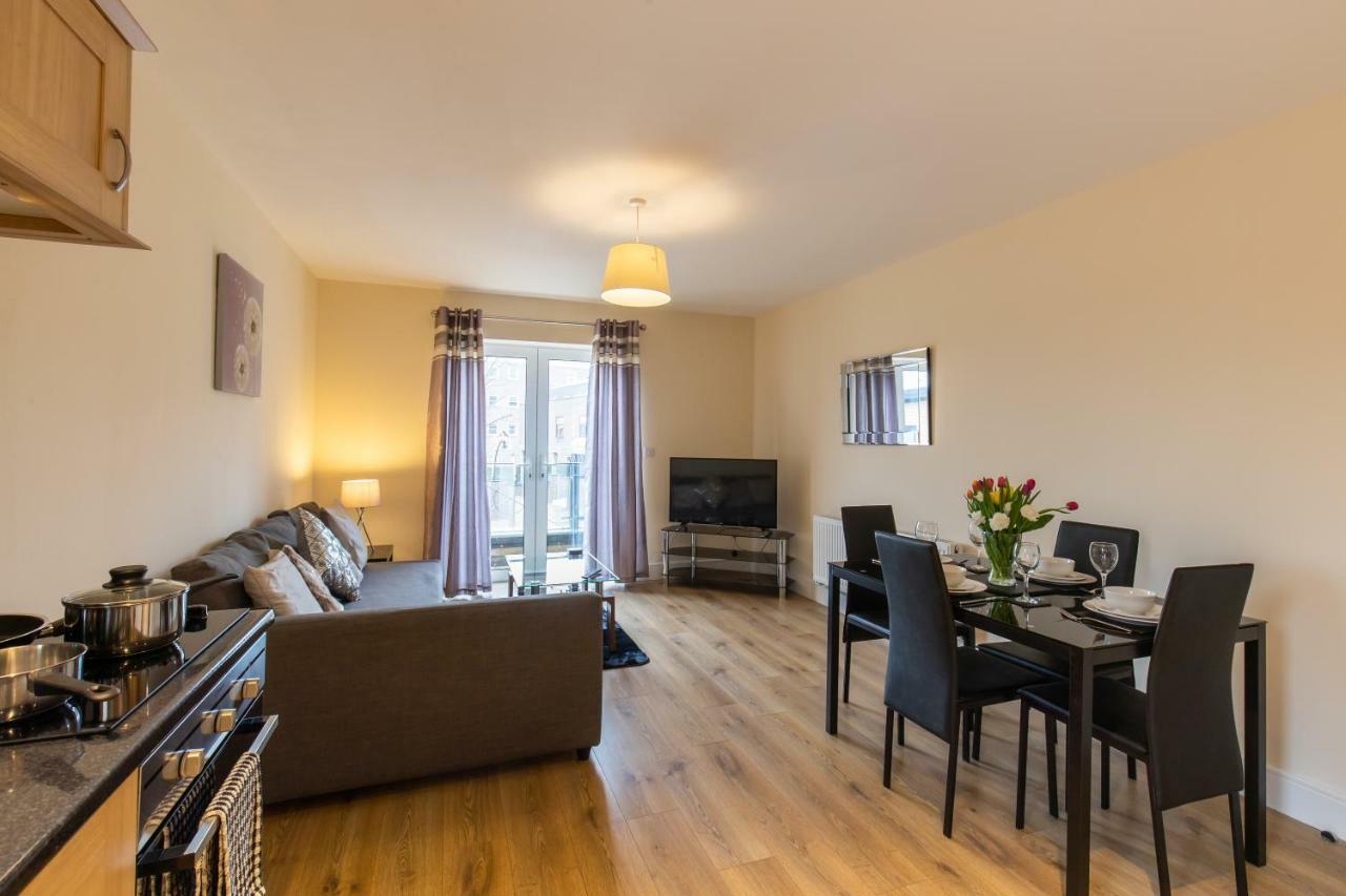 Velvet 2-Bedroom Apartment, Brewery Road, Hoddesdon Ходдесдон Экстерьер фото